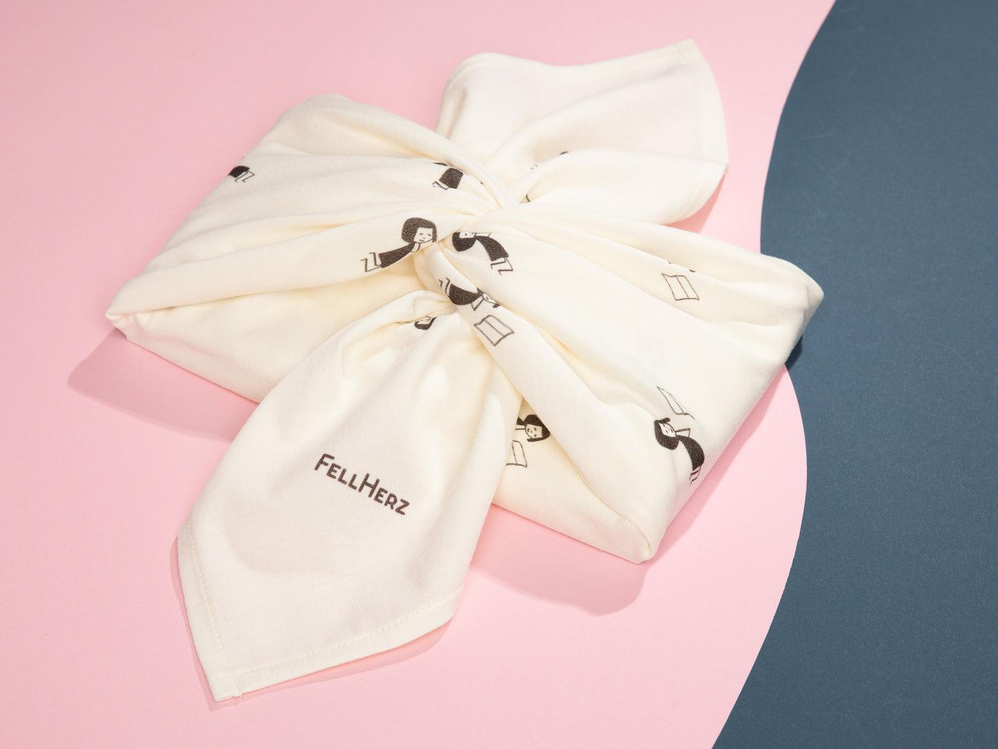 Buchmädchen Furoshiki white