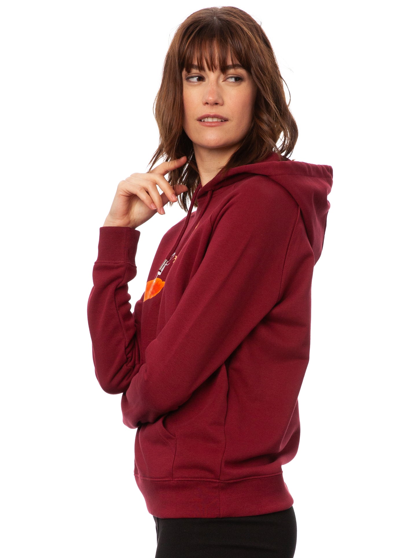 Dunkelroter damen kapuzen-pullover mit Bio-Baumwolle, nachhaltig, fair und vegan produziert. Raglan-Schnitt mit Grafik-Print auf der Vorderseite über der känguru-tasche: Ein Mädchen steht auf einer orangen Blume und es fliegen Vögel davon.