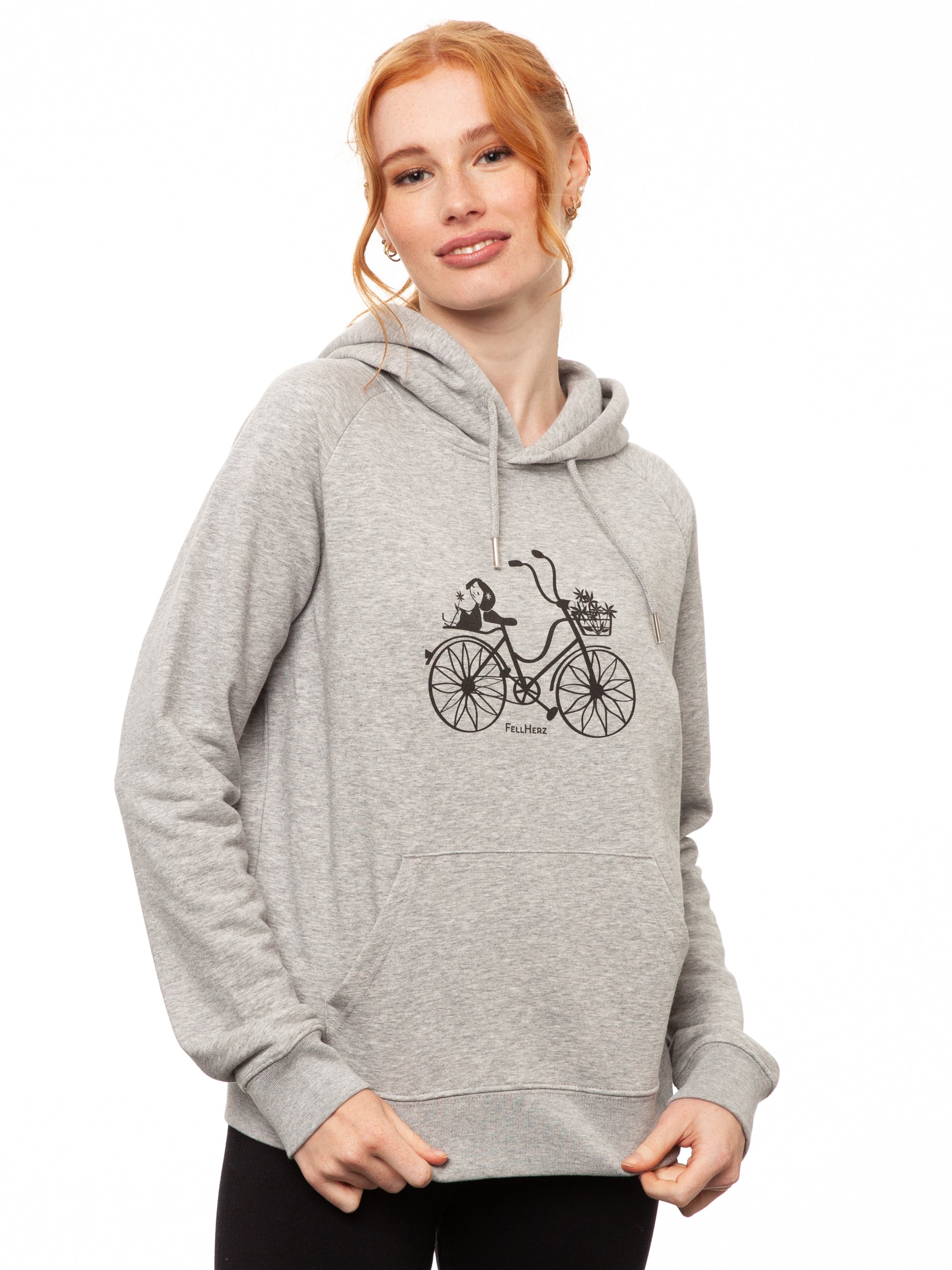 Damen Kapuzen-Pullover in hell grau meliert aus Biobaumwolle, Fair & Vegan hergestellt. Stilvoller Frauen Hoodie mit Känguru-Tasche und nachhaltigem Druck ohne Schadstoffe – Fair Fashion von FellHerz. Der Siebdruck Grafik Print auf der Vorderseite zeigt ein kleines Mädchen mit Blumen auf einem Fahrrad.