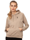 Damen-Hoodie 'Yogamädchen' in heather sand, aus 85 % Bio-Baumwolle und 15 % recyceltem Polyester (350 g/m²), im lässigen Raglan-Schnitt mit doppellagiger Kapuze, ton-in-Ton Kordel, weicher Kängurutasche und digitalem FellHerz-Print (Yogamädchen-Motiv) auf der Brust in wasserbasierten Farben – nachhaltig, fair gefertigt, vorgewaschen, ideal für kalte Tage.