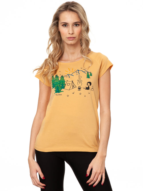 FellHerz Damen Cap Sleeve T-Shirt Camping Girl in Clay (Beige) aus Bio-Baumwolle, fair und vegan produziert – Mädchen vor Zelt