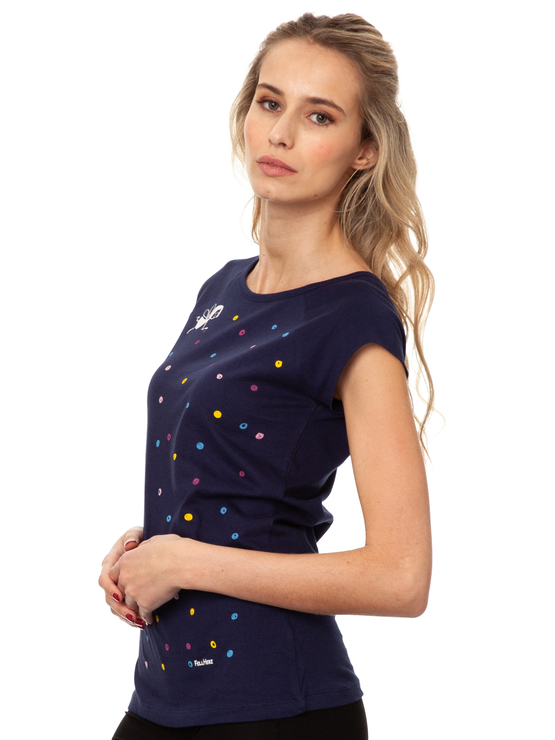 FellHerz Damen T-shirt Konfettimädchen dunkelblau mit Raglan-Ärmeln bio, fair und vegan hergestellt. Blaues T-Shirt mit bunten Konfetti-Tupfen und einem kleinen geflügelten Mädchen auf der Vorderseite.