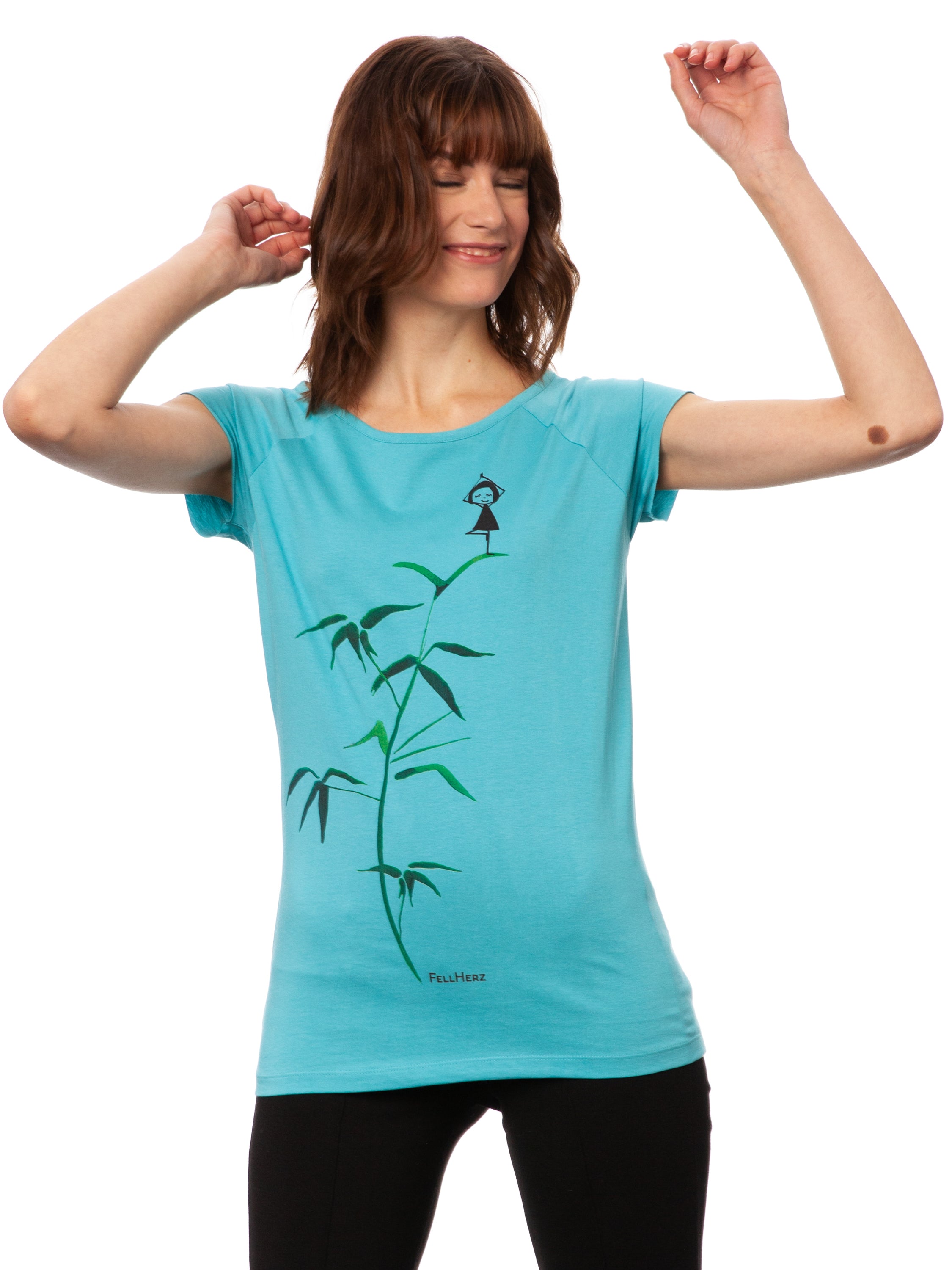 Damen Cap‑Sleeve T‑Shirt ‘Yogamädchen’ in zartem Neptun‑Mint, aus 100 % GOTS‑zertifizierter Bio‑Baumwolle mit leicht tailliertem Schnitt, kurzen überschnittenen Ärmeln und feinem Print der Yogamädchen‑Illustration in Wasserfarbe, ein kleines Mädchen, das in Yogapose auf einem grünen Bambuszweig steht – nachhaltig, fair gefertigt, perfekt für Yoga oder Alltag